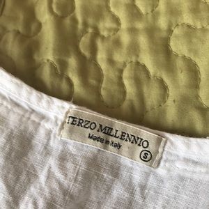 Terzo millennio made in Italy white linen dress like new worn once. Size small.